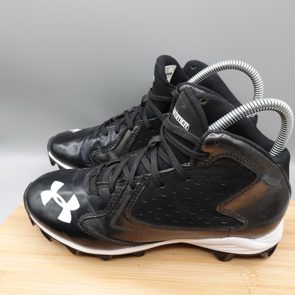 Under Armour Football Youth 4.5 Women 6 Cleats Black Mid Sports 1258031-001 Flaw